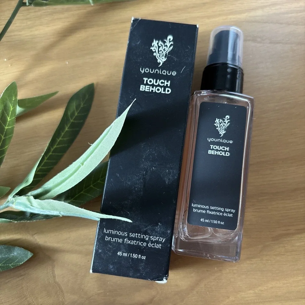 Younique Touch Behold Luminous Setting Spray 1.5 fl oz New In Box